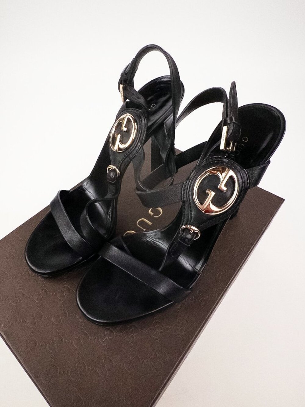 Gucci Double G Black Leather Ankle Strap Sandals Gold Logo Sz 39.5 - Picture 12 of 12